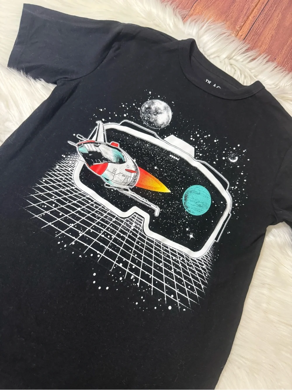 The Children’s Place Black Graphic T-Shirt - Boys Size M (7/8)